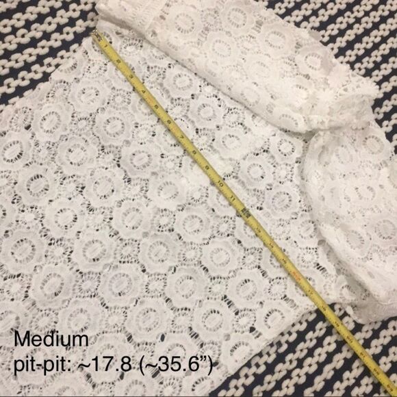 White Flower Lace Crochet Blouse XS-M - Picture 8 of 9